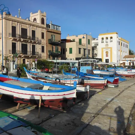 Сasa de vacaciones Mondello Beach Holiday *